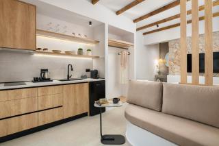 Onar -Quiet Luxury Suites with Private Jacuzzi-Ideal for Couples - 6
