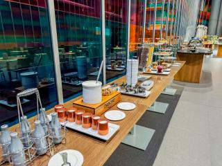 Hotel Jardines de Uleta Suites - Vitoria-Gasteiz - 3
