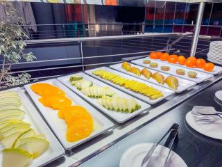 Hotel Jardines de Uleta Suites - Vitoria-Gasteiz - 2