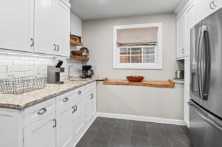 3BR Cozy Cabin Perfect for Family Getaway - Lake Junaluska - 3