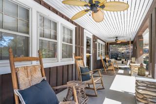 3BR Cozy Cabin Perfect for Family Getaway - Lake Junaluska - 9