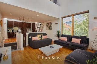 Beautiful Four Bed House By PureStay Short Lets & Serviced Accommodation Coventry With Parking - 6