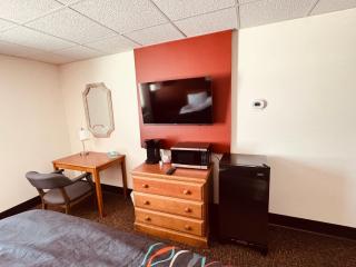 Red Rock Hotel & Suites - Hibbing - 2