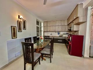 Arshiya Stays - Noida - 2