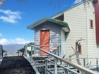 Huski Ski Club - Mount Buller - 0