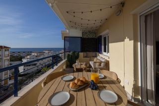 AR20 Stunning two-bed with sea views - 9