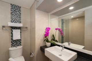 BATIQA Hotel & Apartments Karawang - 4