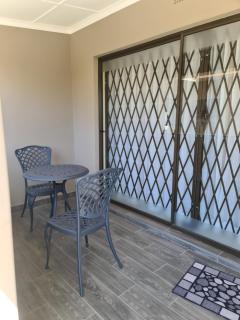 Bustani 1 Self Catering Studio - Edenvale - 1