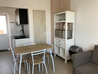Logement de vacances 4 pers proche plan d'eau - - 6
