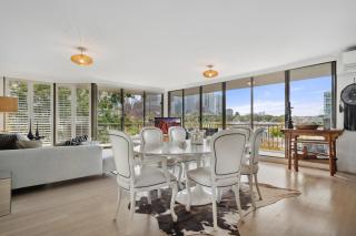 Cityscape 2BR Charm with Pool, Sauna & Spa Access - Sídney - 0