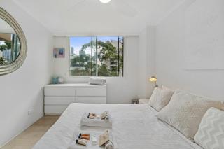 Cityscape 2BR Charm with Pool, Sauna & Spa Access - Sídney - 7