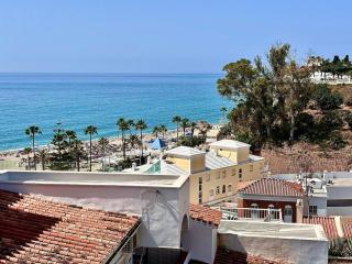A2405 Modern 2 bed 2 bath Penthouse Burriana Beach - 7
