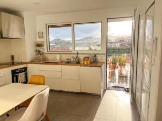 The Luzia House - sunny 4BR Villa with gardens, terraces, AC, on-site parking - 4