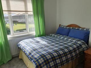 Comfortable home beside Golf links and Sea - 8