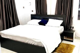 2BR Haven 247 Power Supply Fast WiFi Netflix - Lekki - 6
