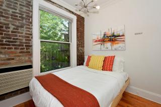 Charming 3-Bedroom Apartment in Midtown West - New York - 9