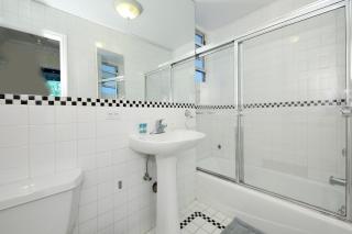 Charming 3-Bedroom Apartment in Midtown West - 4
