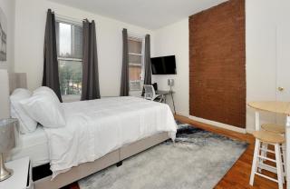 Cozy Studio Steps to Central Park Upper E Side - 7