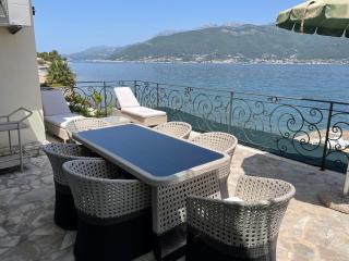 Beachfront villa Pearl of Adria - Krasići - 9
