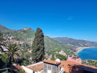 Borgo Di Taormina Apartments by Holiday World - Gaggi - 2