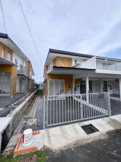 Qmal Homestay - 0