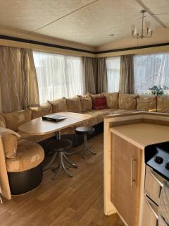 Caravan With Decking Free Wifi At Steeple Bay Ref 36051D - Southminster - 9