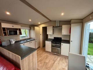 Lovely Caravan With At Steeple Bay Park, Essex Ref 36016F - Southminster - 0