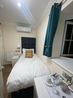 Crompton Guest House - Hounslow - 2