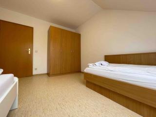 STA1079 Moderne Monteurwohnung mit Balkon - Stamsried - 2
