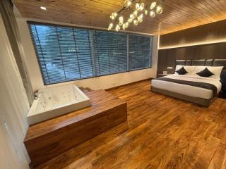Moksha Riverside Resort - 4