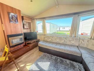 Dog Friendly 6 Berth Caravan At St Osyth Beach Holiday Park In Essex Ref 28041G - Clacton-on-Sea - 2
