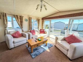 Beautiful Caravan With Decking Wifi At St Osyth Beach Holiday Park Ref 28077Dw - Clacton-on-Sea - 1