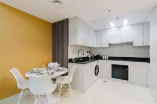 RH- Heart of Dubai Marina, Sunny & bright 2 BR apartment with big balcony - 7