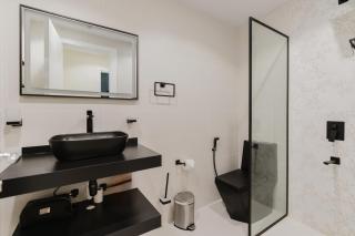 RH- Heart of Dubai Marina, Sunny & bright 2 BR apartment with big balcony - 4