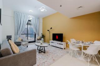 RH- Heart of Dubai Marina, Sunny & bright 2 BR apartment with big balcony - 0