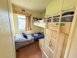 Superb 8 Berth Caravan At Seawick Holiday Park In Essex, Ref 27075Sw - Clacton-on-Sea - 1