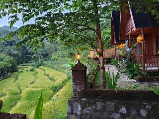 Villa Hening Senja Borobudur - Kayuares - 0