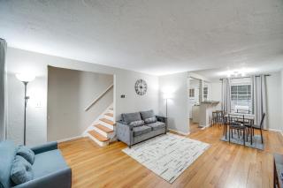 2 Mi to Lake Erie Home with Yard in Euclid! - 4