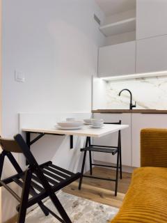 REAL Living by REFA Karlin 208 - 4