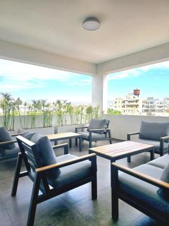 Crown Hall Suites - Limasol - 3