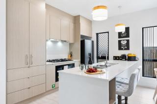 The Crest North Harbour Estate Sleeps 8 - 9