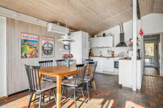 Hyggeligt Sommerhus Med Havudsigt Ved Handrup Strand - Ebeltoft - 6