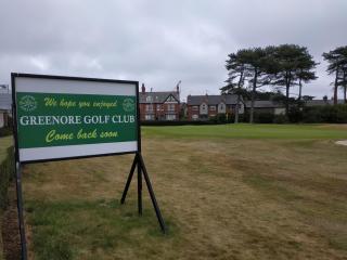 Comfortable home by the Golf links and Sea - - 0