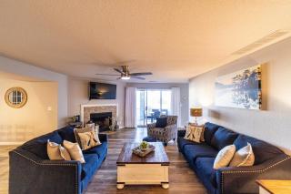 Lazy L at the Lake - Chic 3 BDR Condo with Boat Slip - Four Seasons - 3