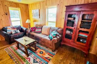 Long Hollow Ranch - The Bunk House - 8