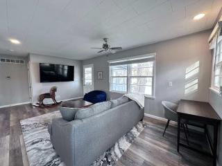 Red Deer Cabin - Stay for 8 - Sunrise Beach - 0