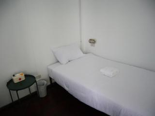 RYB Hostel Phuket - Ban Lo Long - 8