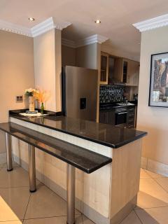 Accommodation Front - Fantastic 4 Sleeper With Canal Views - Durban - 8