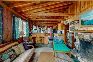 2BR Lakefront Cabin with Fireplace, Lake Views, Dock - 6