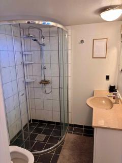 Cozy Holiday Apartment Located By Tejn Harbor - Allinge - 2